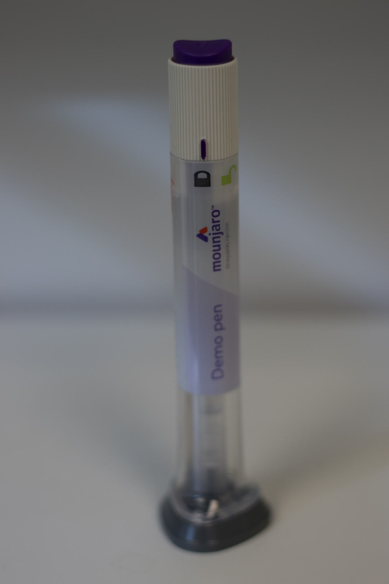 mounjaro pen weight loss injection treatment vertical